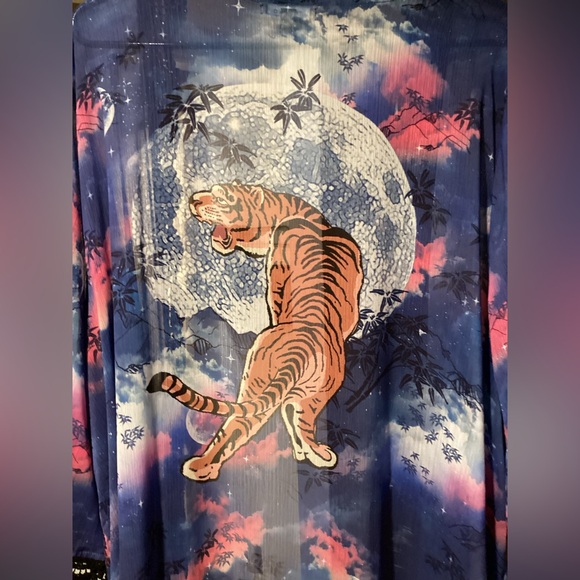 Torrid Crochet Black Trim Kimono Blue/Purple Tiger Print Size 2 - Picture 5 of 5